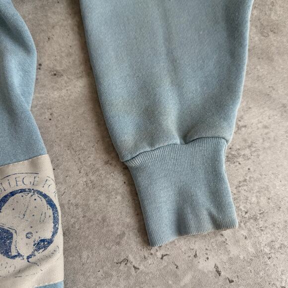 Vintage Yale baby blue crewneck sweatshirt size XL - Picture 7 of 9